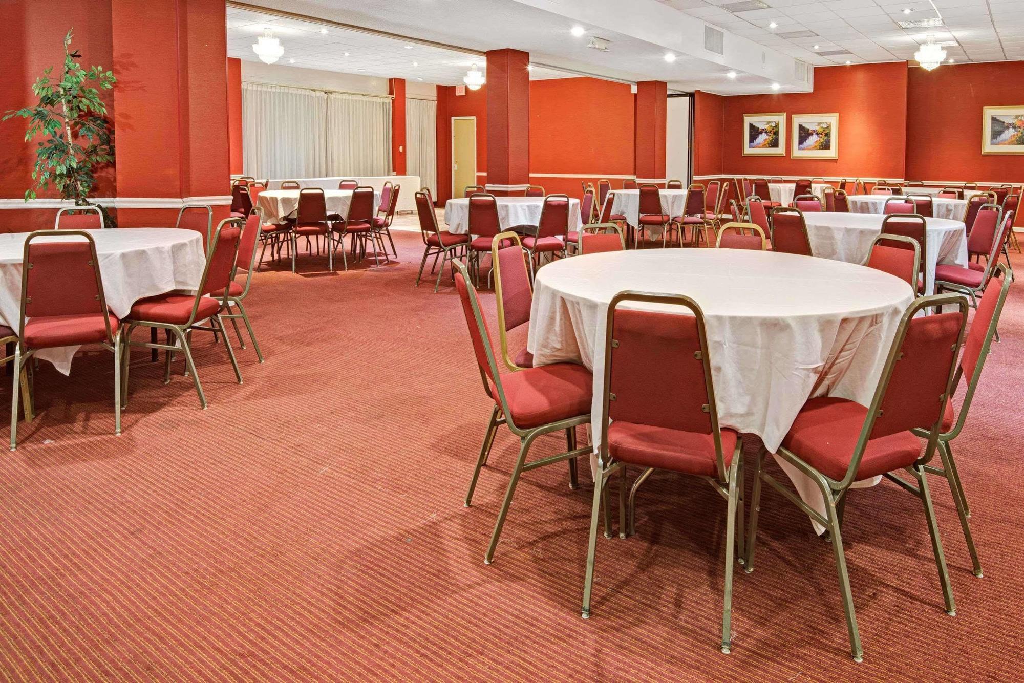 Ramada Overland Park Mission Exterior photo