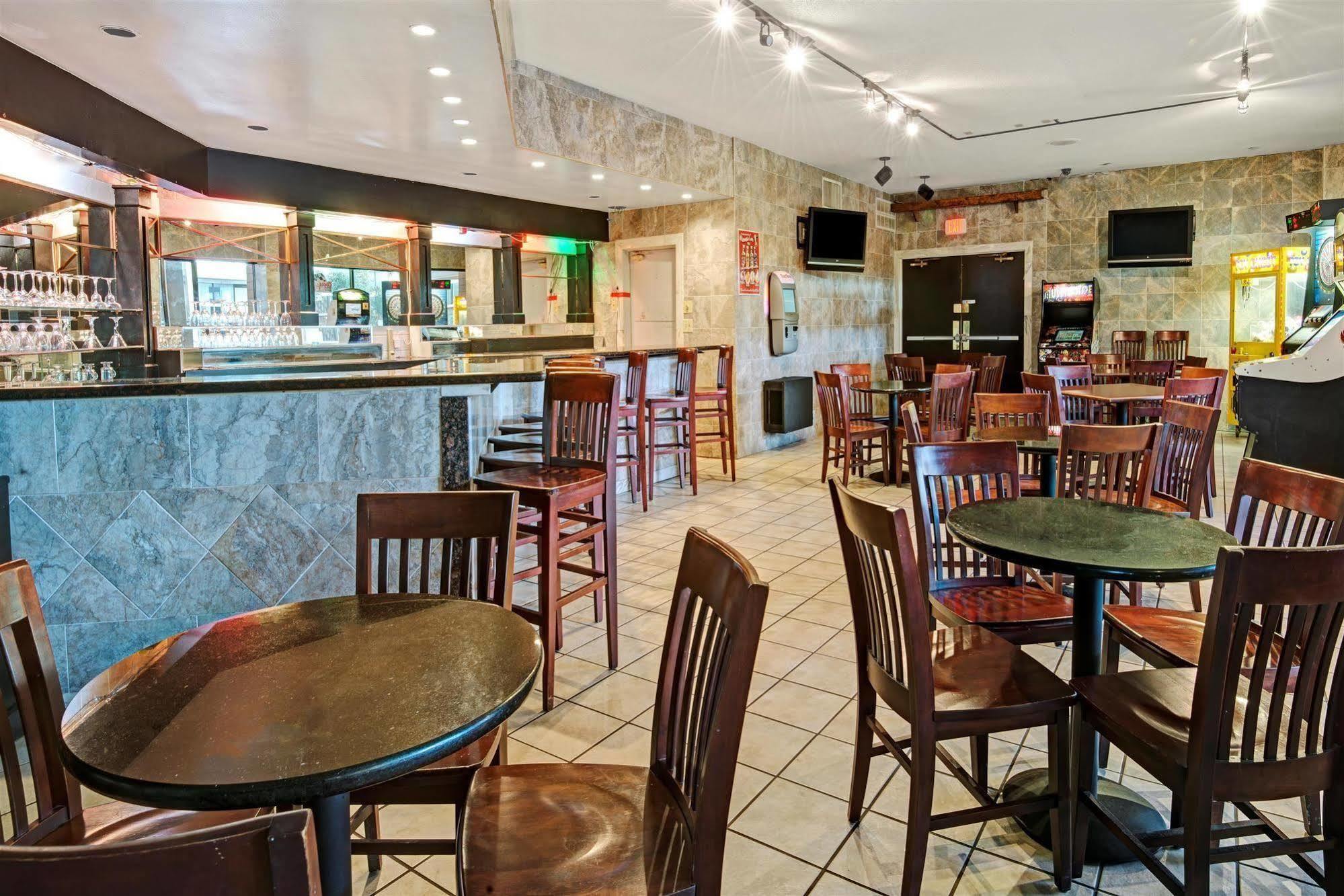 Ramada Overland Park Mission Exterior photo